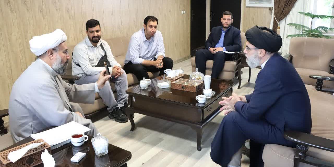 نشست ارزیابان برنامه کشوری محفل با حضور مدیر کل تبلیغات اسلامی استان آذربایجان شرقی برگزار شد.