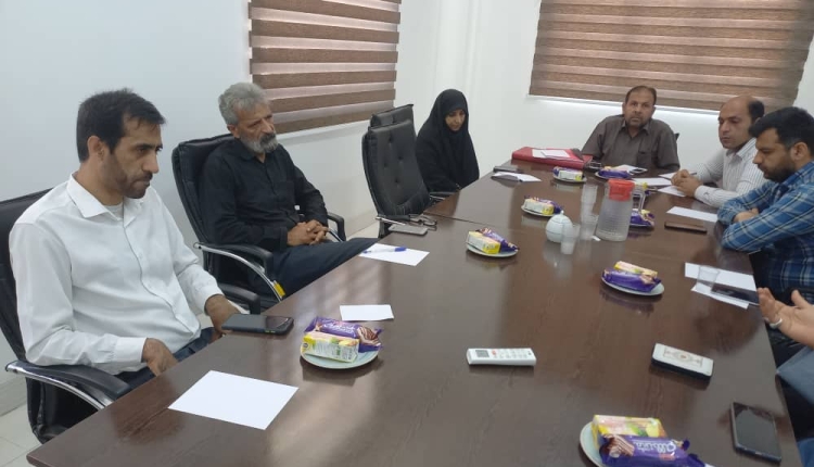 نشست رئیس اداره امور قرآنی بوشهر با شهردار و رئیس شورای اسلامی بادوله برگزار شد