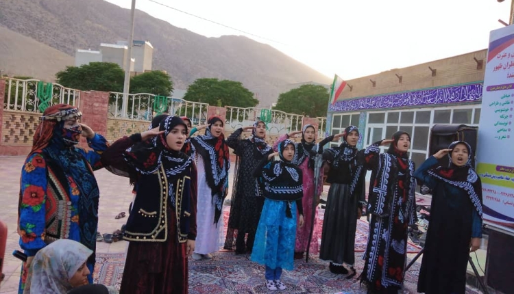 اجرای سرود سلام فرمانده در مؤسسات قرآنی استان لرستان برگزار شد