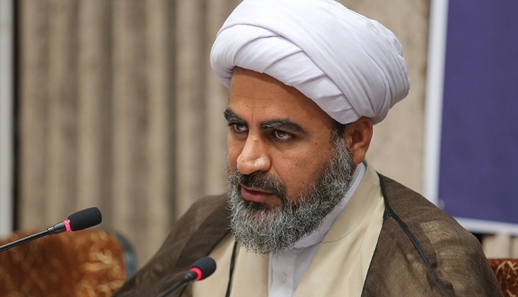 تاکید امام جمعه بندرلنگه بر ضرورت حضور جوانان و نوجوانان در محافل قرآنی