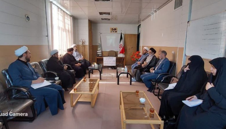 نشست آسیب شناسی جلسات و روضه های خانگی بانوان شهرستان خدابنده برگزار شد