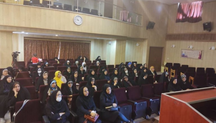 نادیده گرفتن بانوان فعال قرآنی توجیه‌پذیر نیست