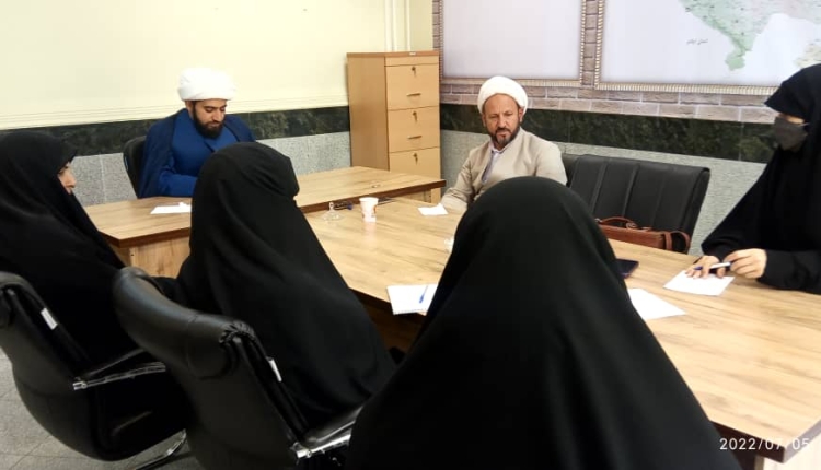 هفتمین نشست هیئت اندیشه ورز بانوان قرآنی لرستان برگزار شد