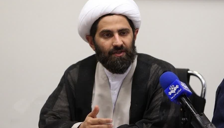 پویش«لبیک یا قرآن»در شب عاشورا مشت محکمی بر دهان دشمنان قرآن است