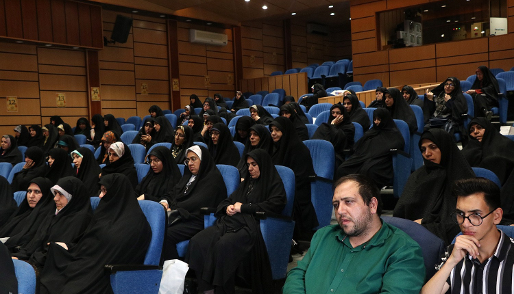 ثبت‌نام بیش از 4000 نفر در طرح «۴۰۰۰ حافظ ۴۰۰۰ شهید»