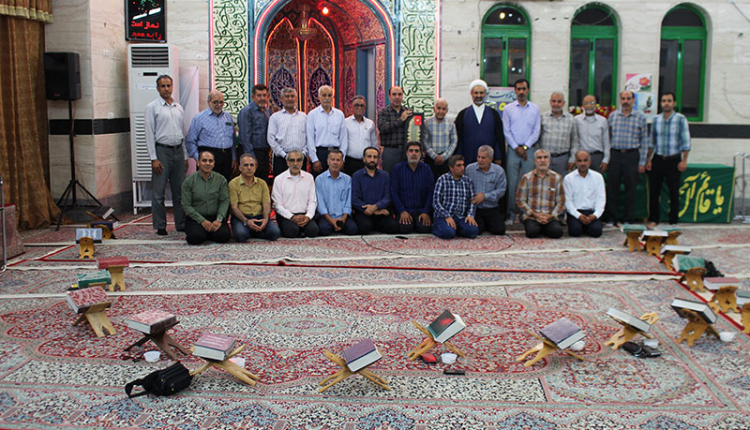 تجلیل از دو معلم نمونه قرآنی استان بوشهر به مناسبت روز معلم + تصویر