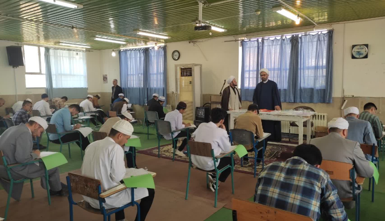 آزمون اعطای “مدرک عمومی” به حافظان قرآن در آران و بیدگل برگزار شد
