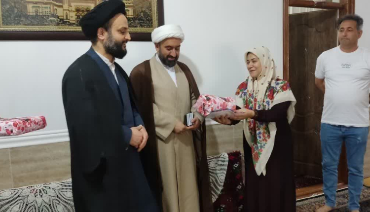 از مربی قرآن خانم قربانپور در شهرستان آق قلا تجلیل به عمل آمد