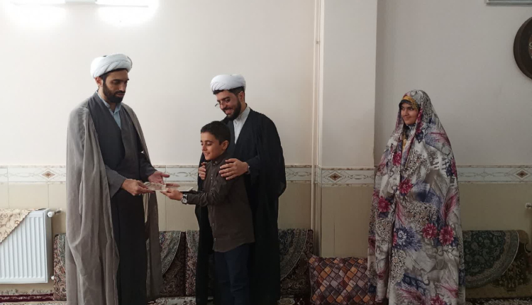 جوایز برندگان اعطای مدرک حفظ عمومی زنجان اهدا شد
