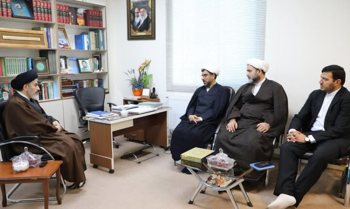 نهضت ملی زندگی با آیه ها  کار فاخر و ارزشمندی است