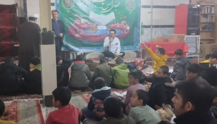 محفل انس با قرآن روستای خرق با حضور مسئولین شهرستانی برگزار شد