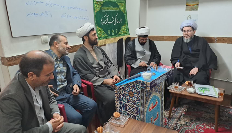 گزارش تصویری بازدید رئیس اداره امور قرآنی از خانه قرآن بشری در شهرستان خرمدره