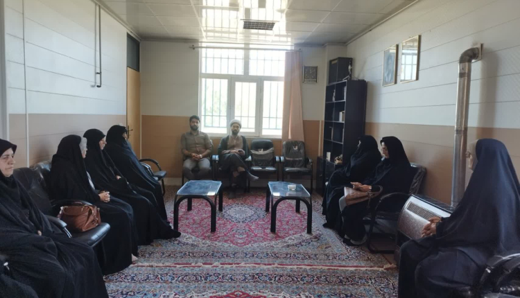 نشست مدیران مراکز قرآنی شهرستان خدابنده با رئیس اداره امور قرآنی اداره کل تبلیغات اسلامی استان زنجان