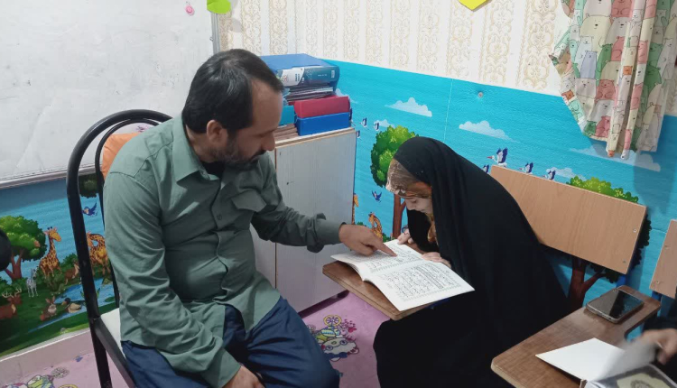 بازدید کارشناس قرآنِ اداره تبلیغات اسلامی شهرستان کنگان از خانه قرآن و عترت آل طه بنک