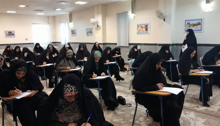 برگزاری آزمون ورودی دوره تربیت مربی انس کودکان با قرآن کریم در میبد