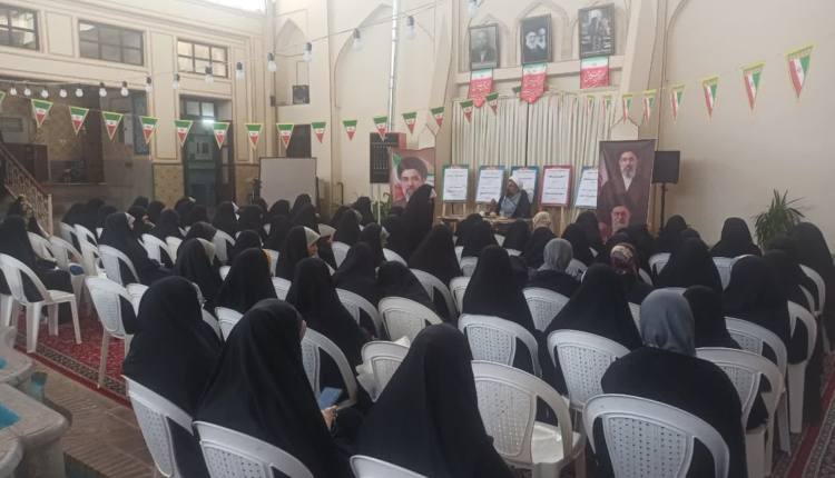 برگزاری کارگاه تدبری سوره مبارکه صف در مؤسسه جامعه‌القرآن فاطمه‌الزهرا(س) اصفهان
